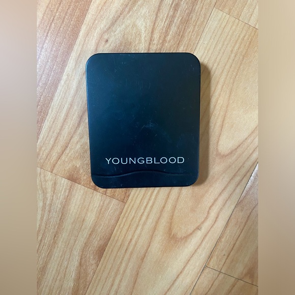 Youngblood pressed eyeshadow quad pallet - Picture 3 of 4